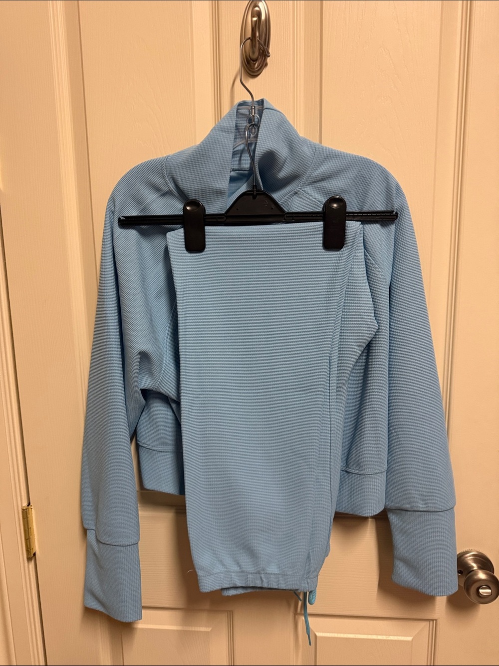 Alo Yoga sweater and sweat pants set, light blue